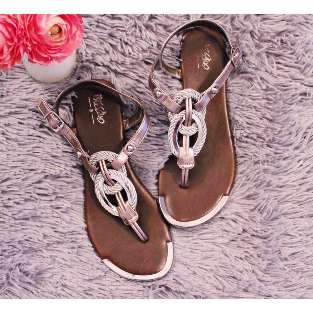✨Nautical Sandals✨6.5✨